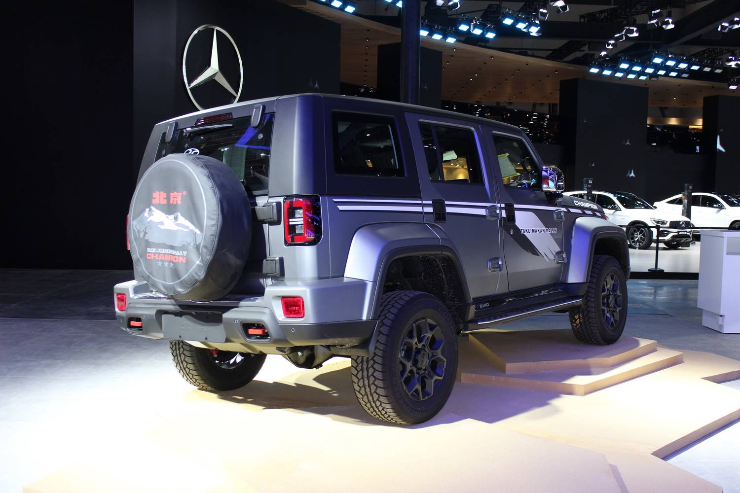 2021成都车展探馆报道北京越野全新bj40环塔冠军版刀锋英雄版亮相