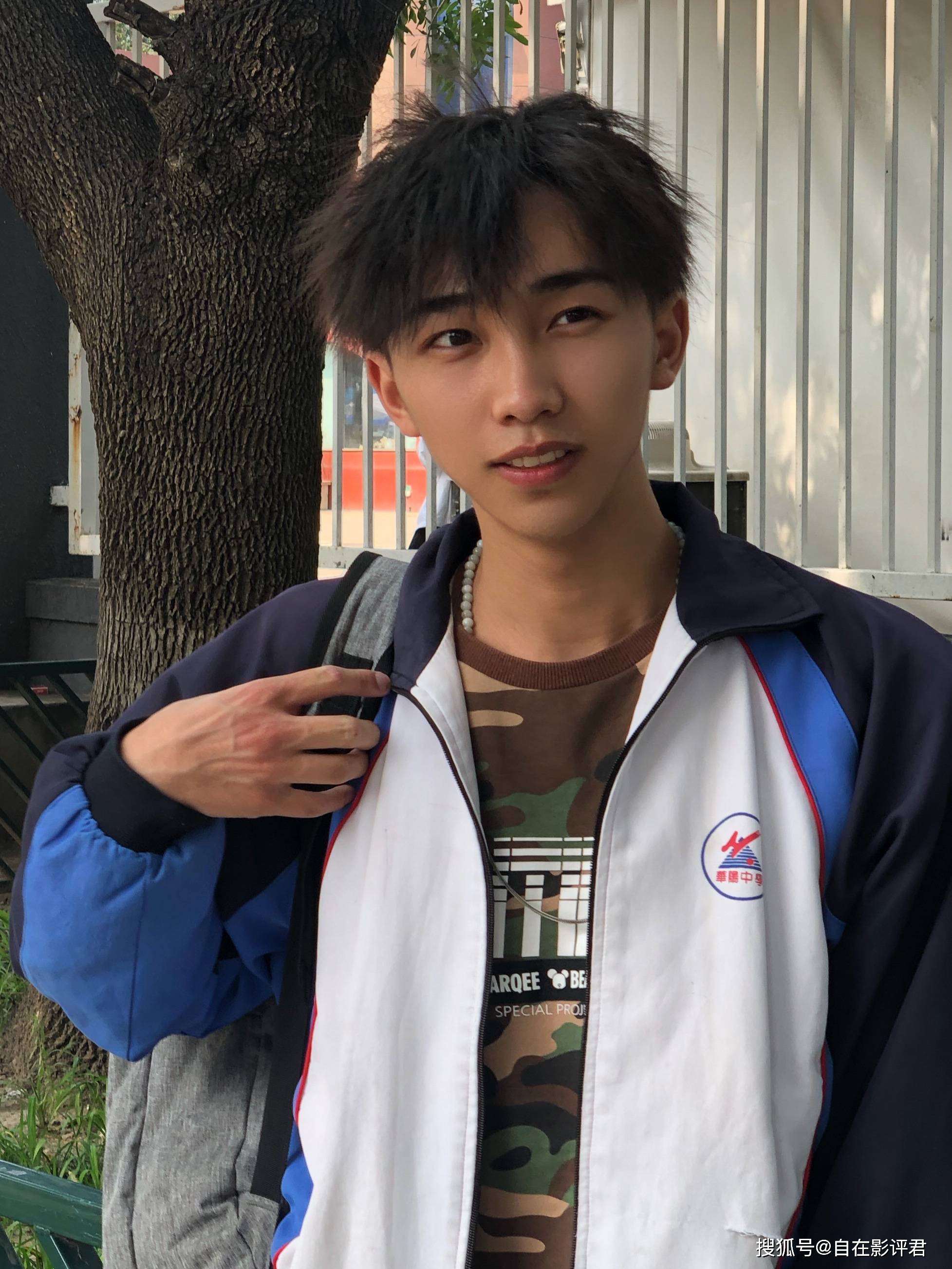 太帅瘦出下颌线的他，也太帅了吧？