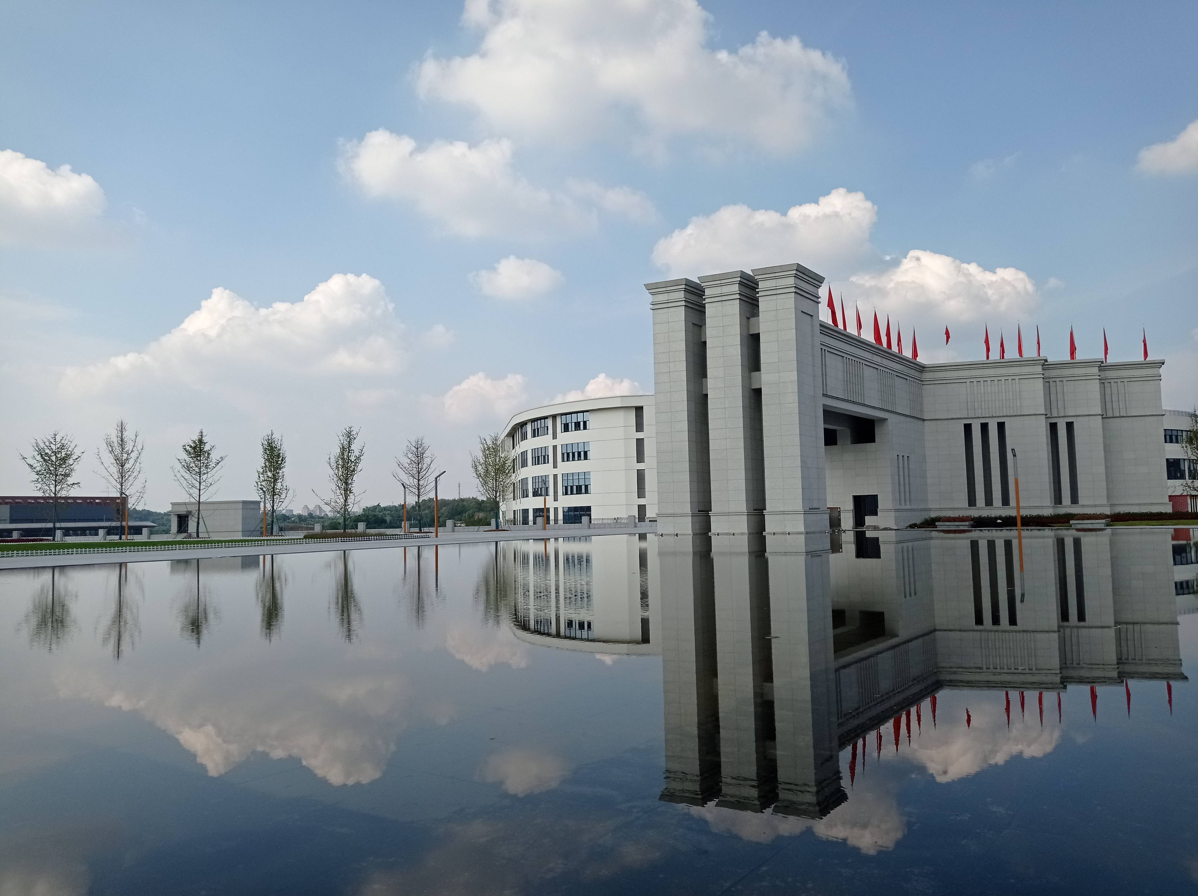 筑品质 建设三美校园模版四川化工职业技术学院新校区择址于泸州市