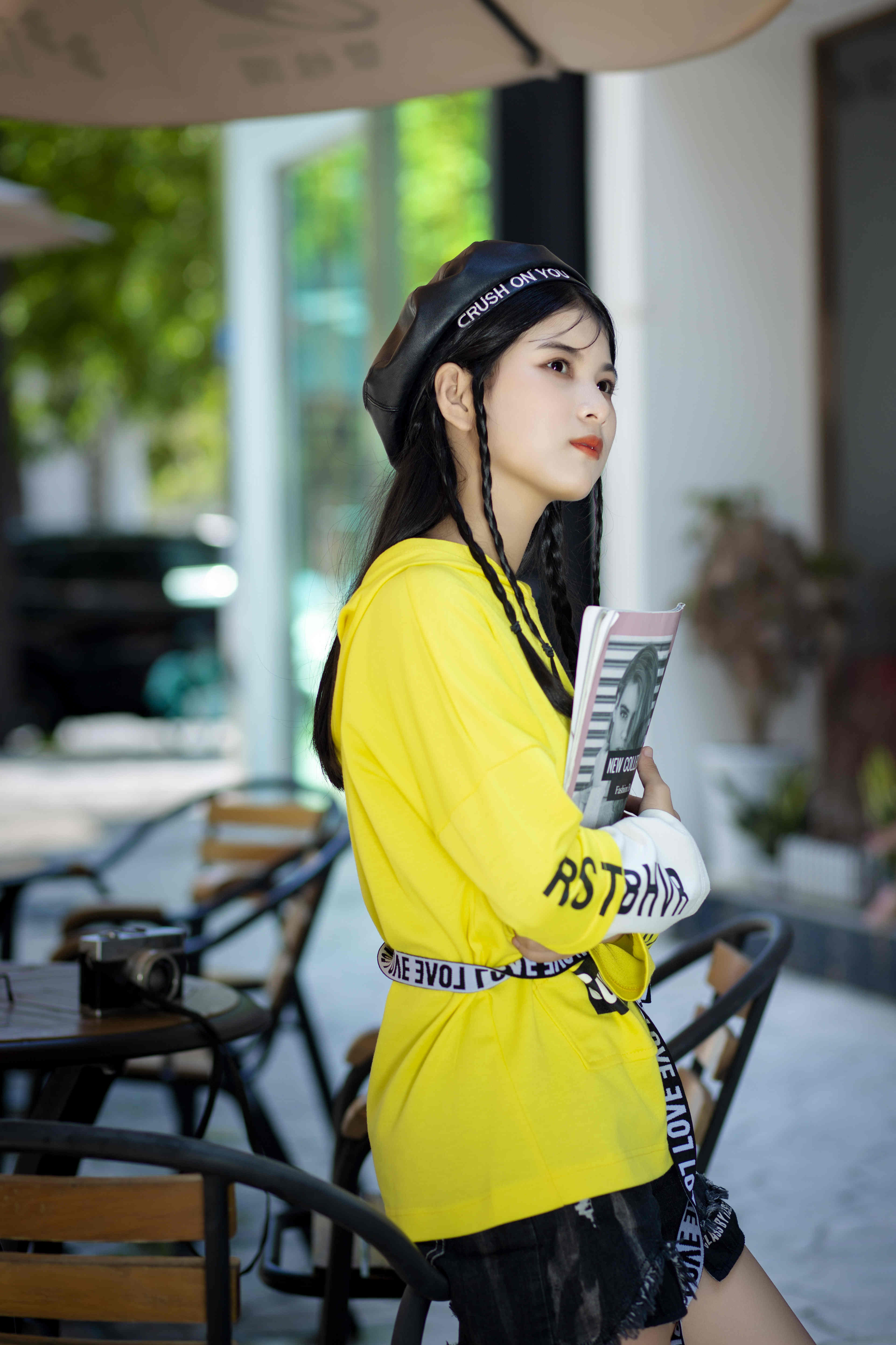 夏梓涵清新甜美写真,气场十足!