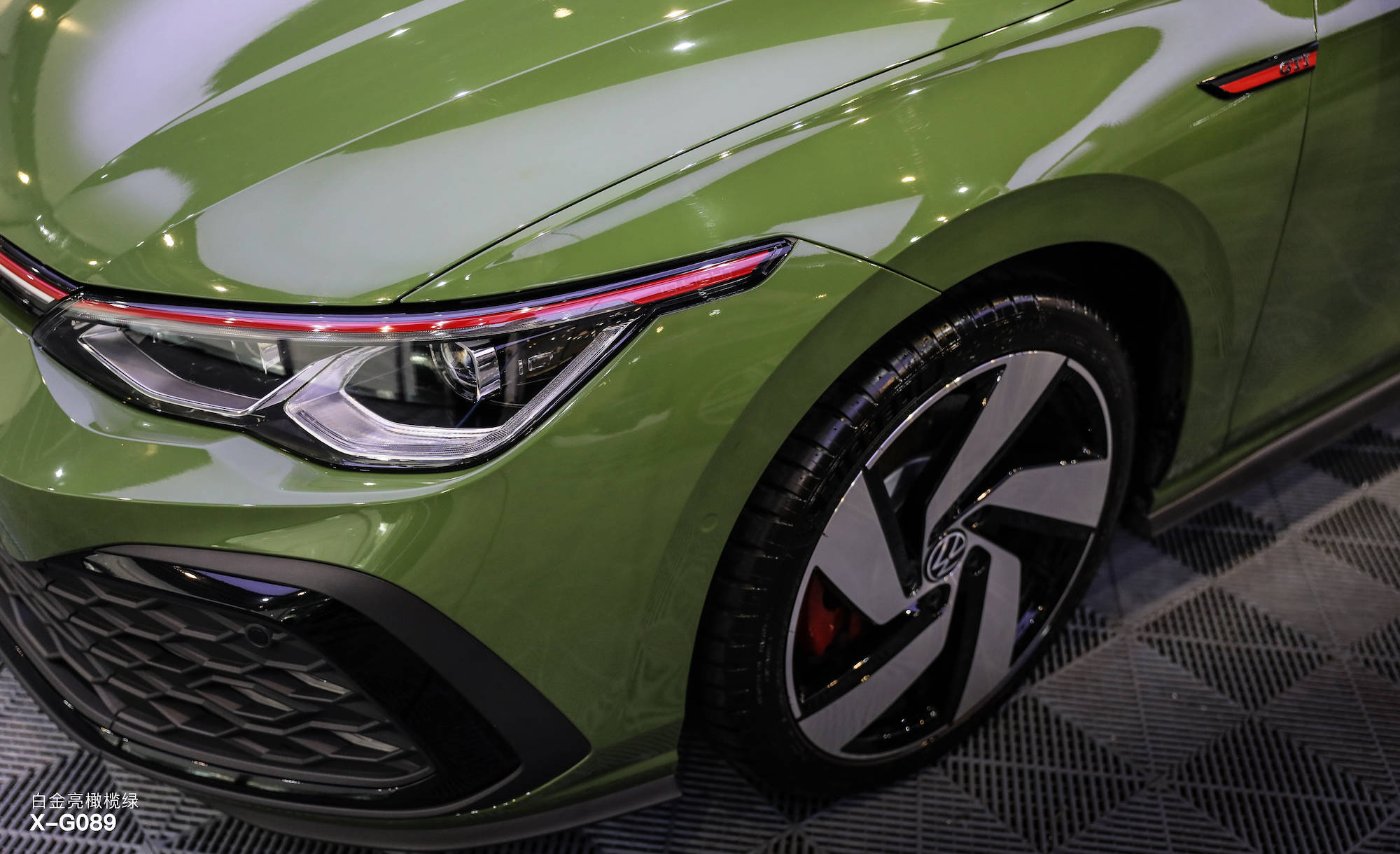 大众高尔夫|白金亮橄榄绿x-g089