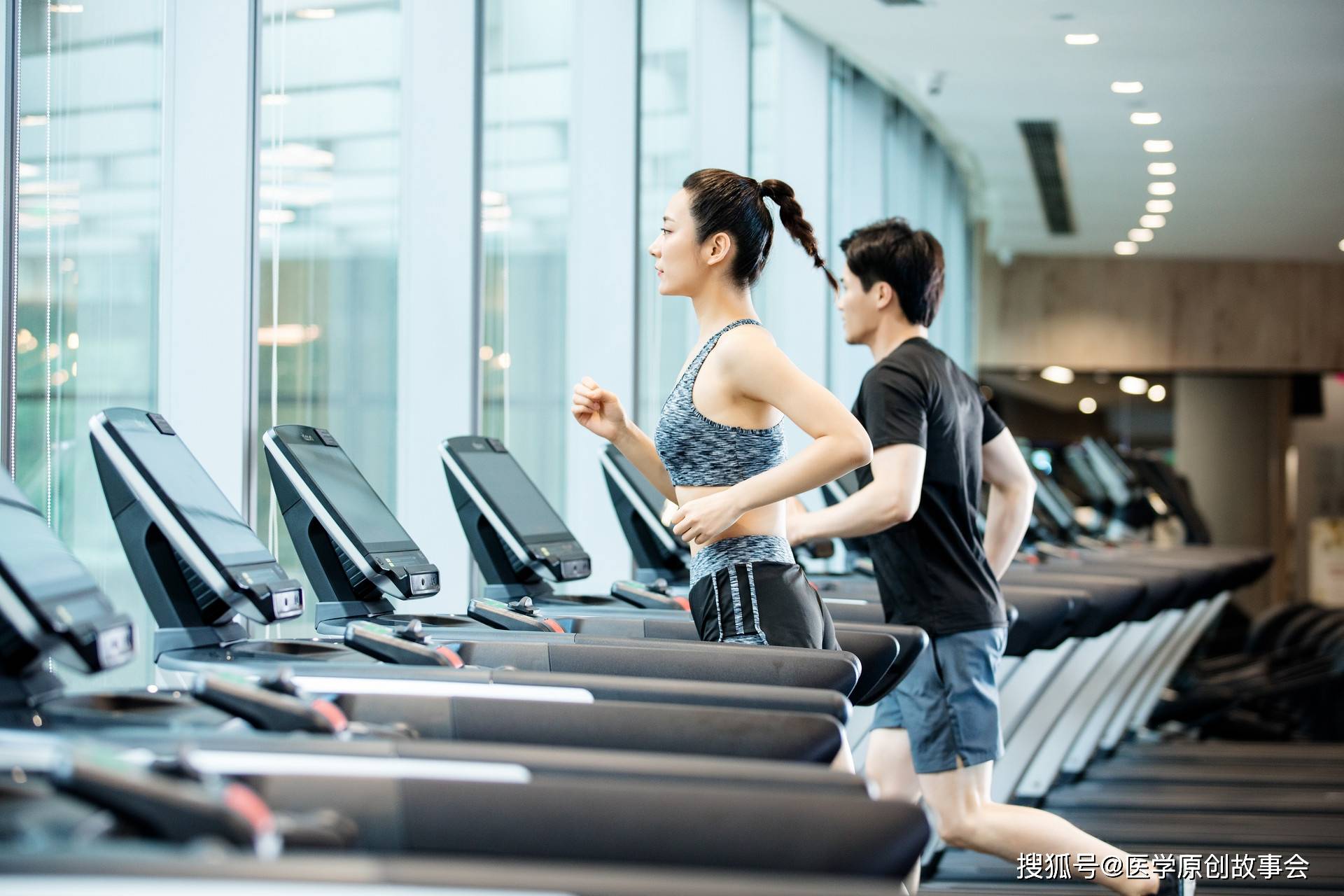 免疫力|肝癌的元凶终于找到了,医生忠告,想长寿,晨起三不要,晚上三坚持