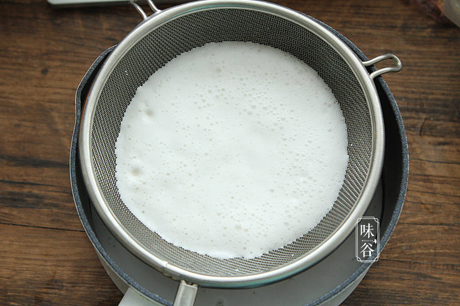 牛奶|白露后要常吃它，煮一煮冻一冻，做成豆腐香甜爽滑，全家都爱吃