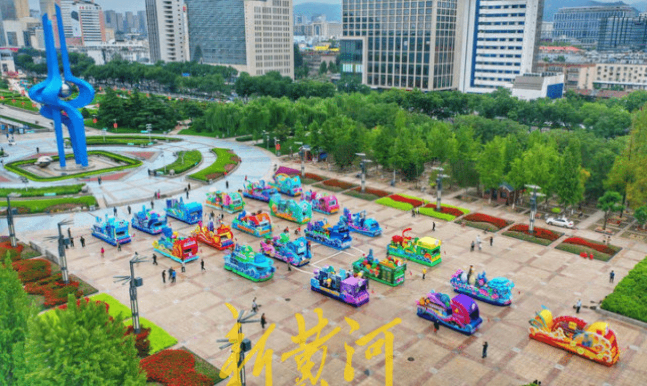 市民|泉水节花车巡游开启：泉水叮咚唱响，来街头“偶遇”花车吧