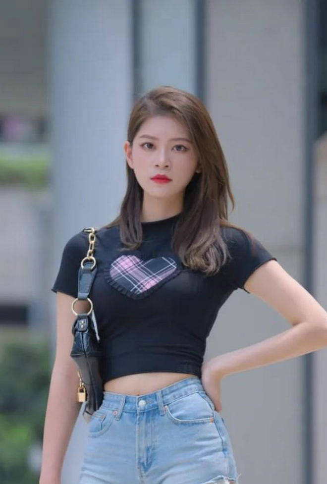 身材|短裤搭配体恤能带来青春与活力的感觉,让女生尽显出元气满满的一面