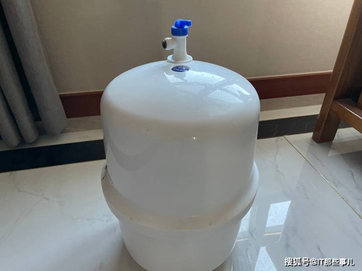 滤芯|水质好出水量大 体积小不占橱柜空间 易开得净水器评测