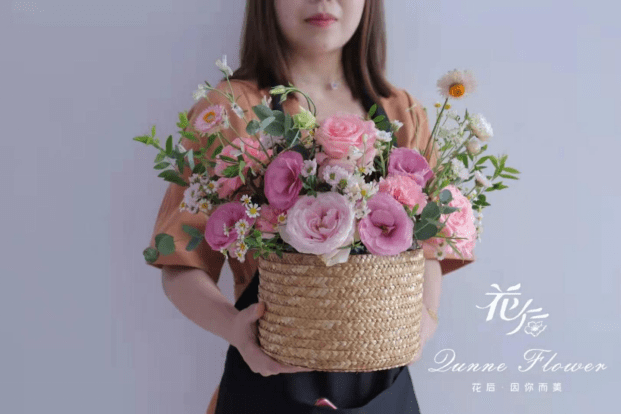 女朋友过生日送什么花比较好一点 063bc9bd276c404494373bf5fb3c7374.png