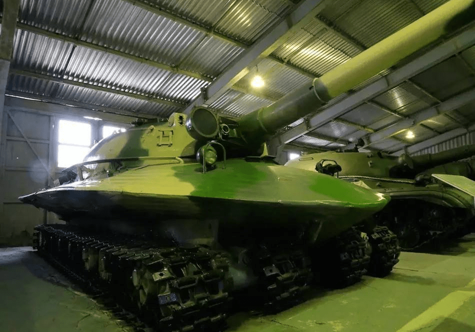 原创前苏联外星核战坦克曝光圆形车体和四条履带霸气无比