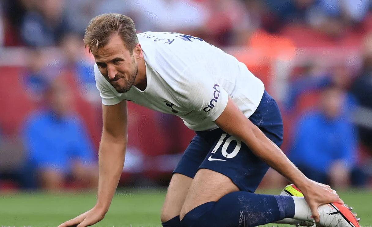 高清图:奥巴梅扬滑跪致敬亨利 富安健洋pk孙兴慜