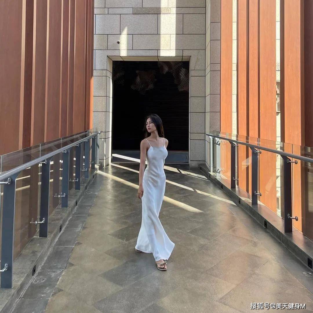 22歲重慶健身美女，靠健身打造完美身材，你覺得美嗎？ 健身減肥達人 第2张