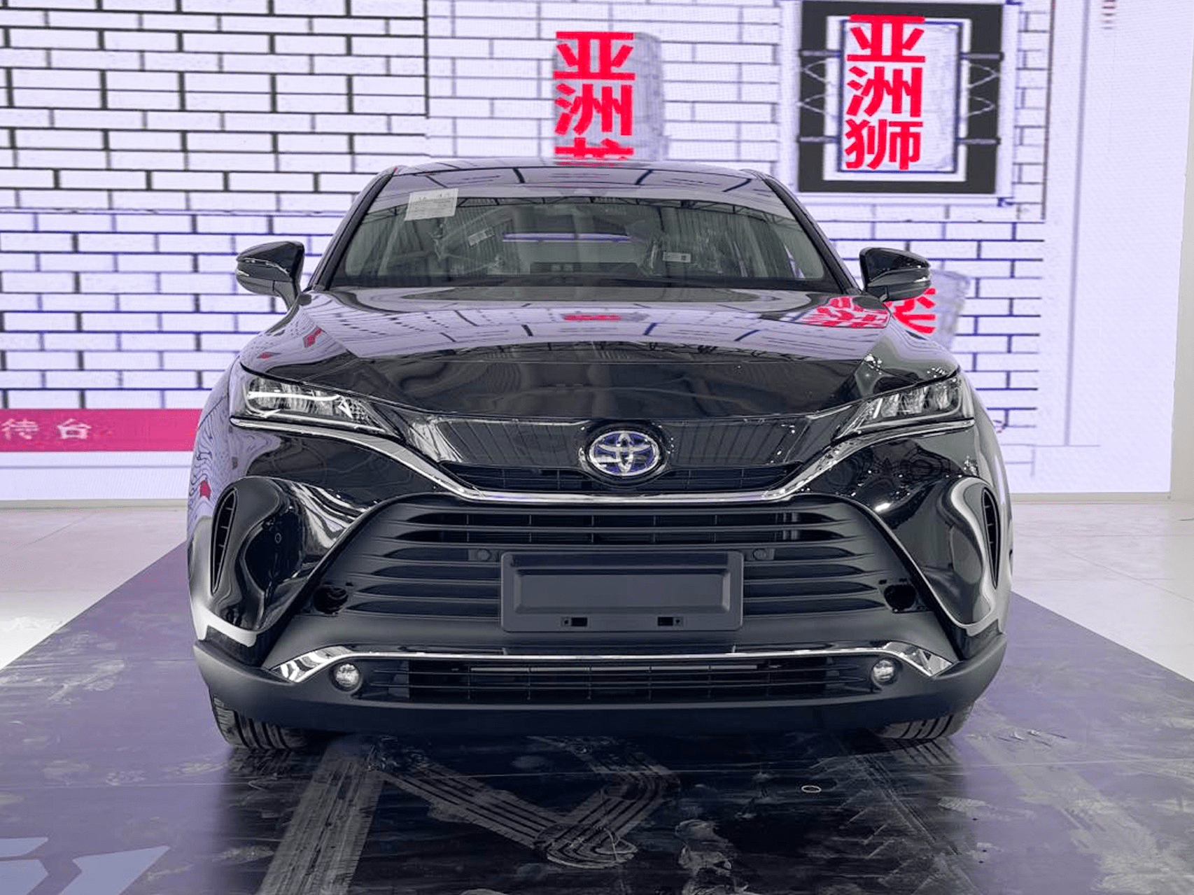 一汽丰田凌放HARRIER到达天津车展展台,定位略高于荣放_搜狐汽车_搜狐网