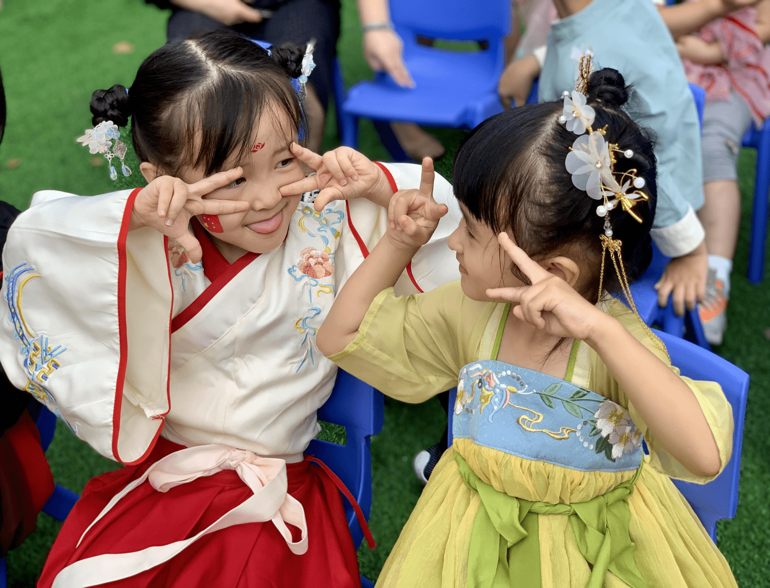 汉服古韵,赞我中华——金陵湾幼儿园庆国庆活动