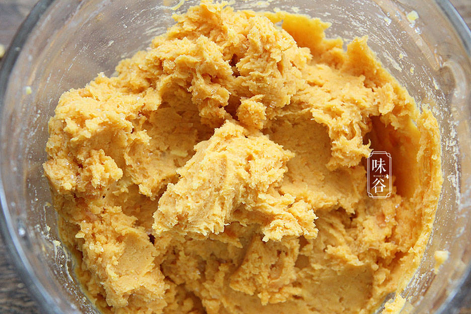 紅薯學會這樣做，不煮不炸，酥香美味，一周吃3次也吃不膩 熱愛美食 第4张