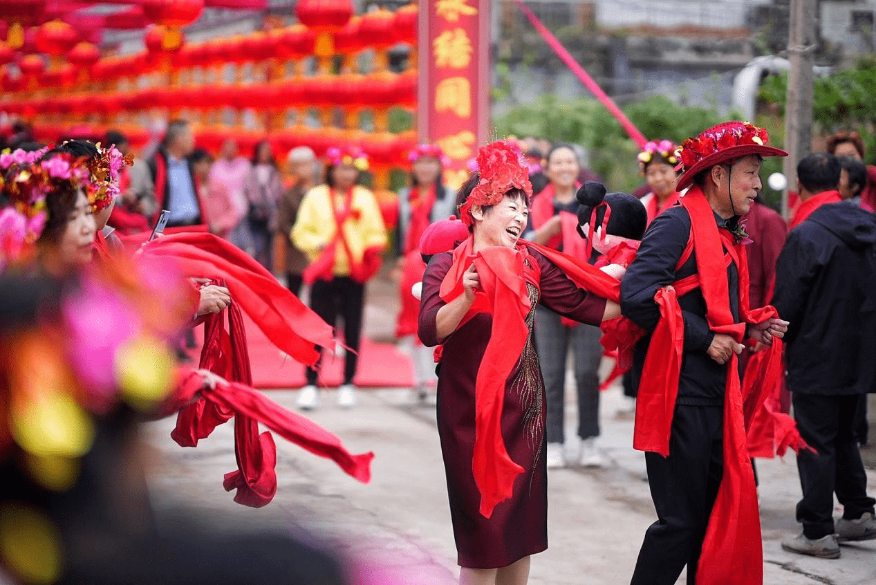宾朋别出心裁！婚礼现场，芽状元发芽罐“变身”伴手礼惊艳亮相