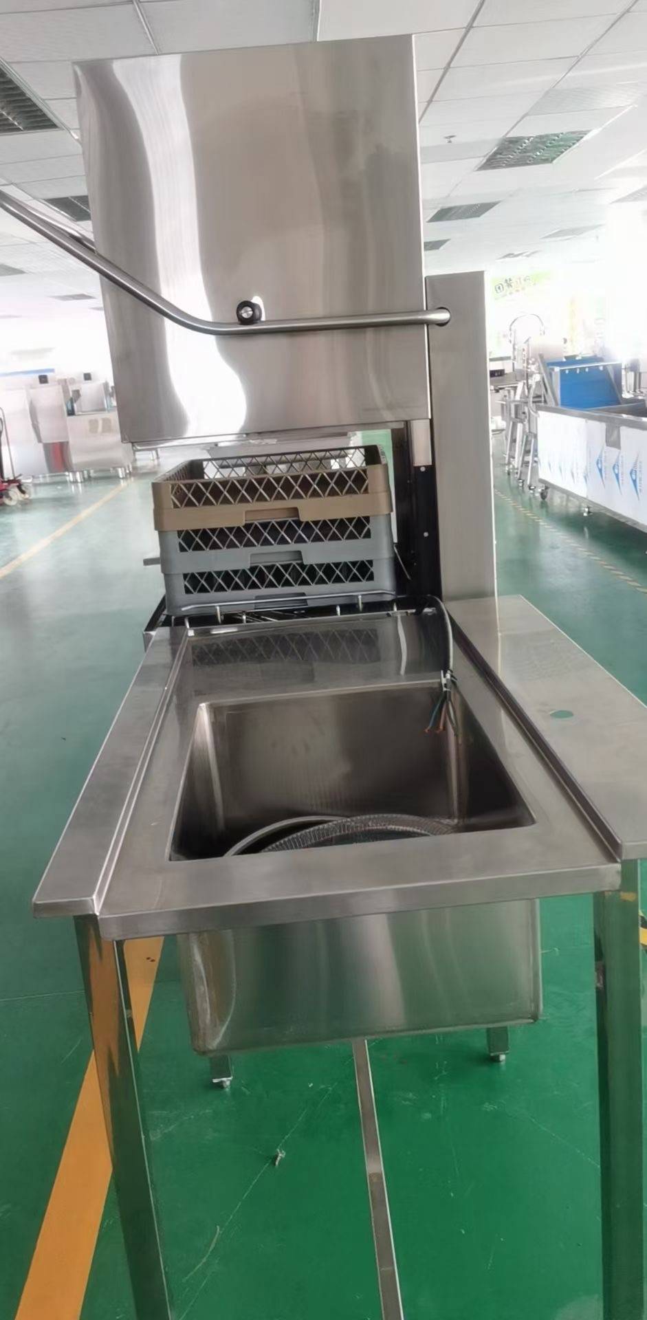 揭盖式洗碗机的工作原理