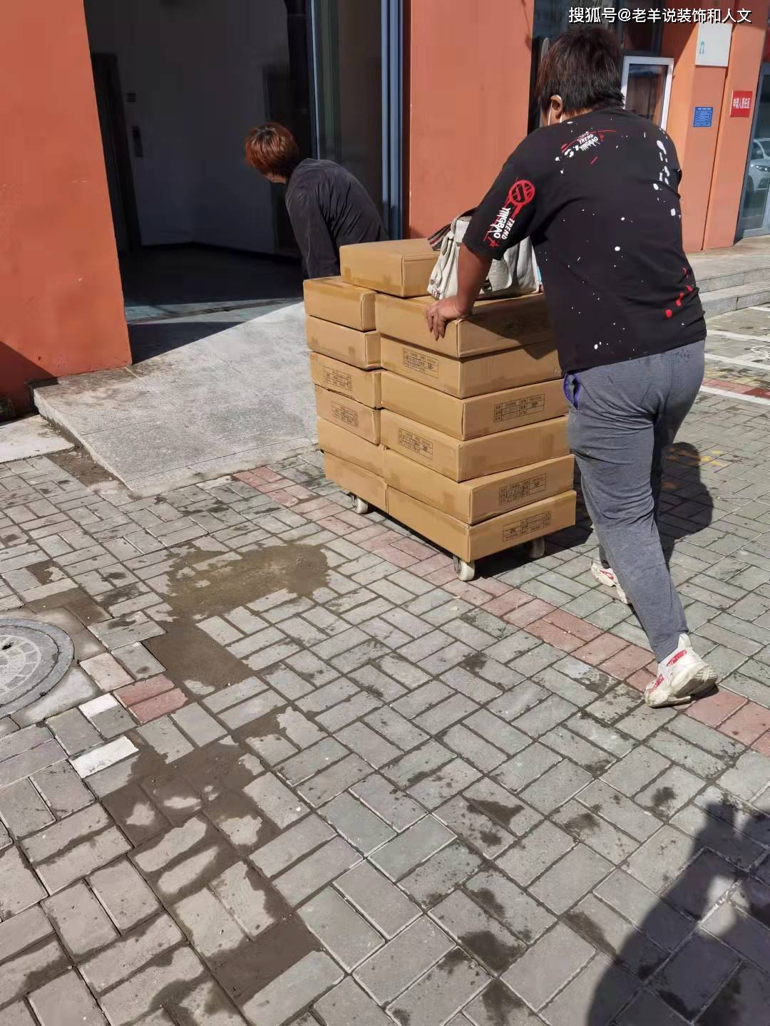 方块地毯安装系列1: 方块地毯安装的第一步就是运输