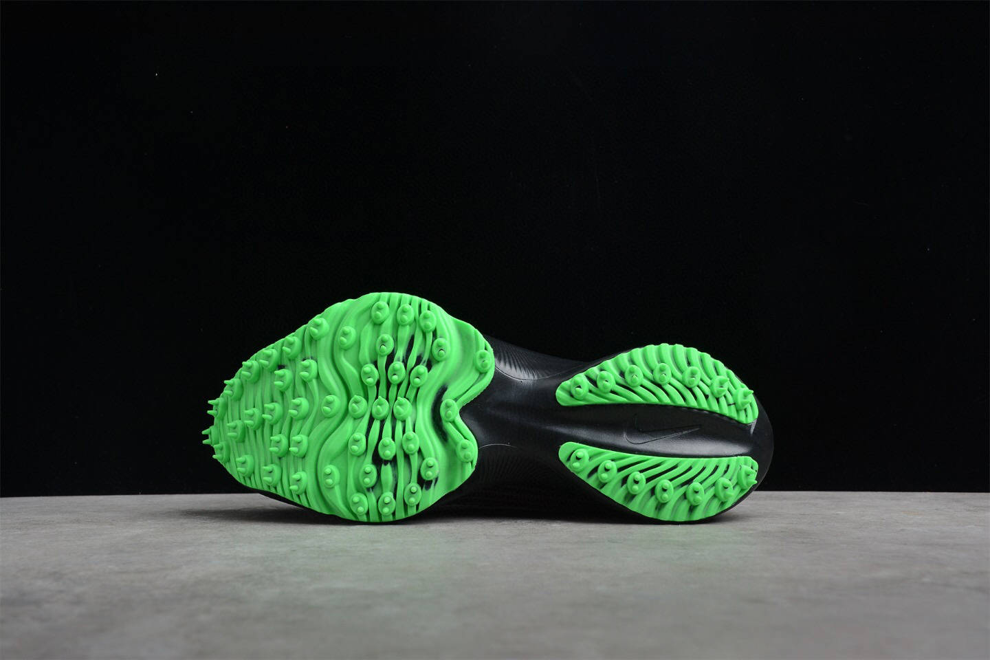 马拉松 耐克 Nike Air Zoom Tempo NEXT% 联名 Off White 马拉松透气编织面跑鞋