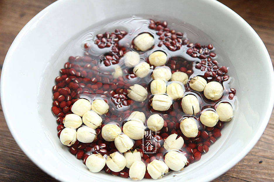 栗子|秋天，餐桌四宝不能少，煮成糖水特美味，滋补暖身，每次必吃精光