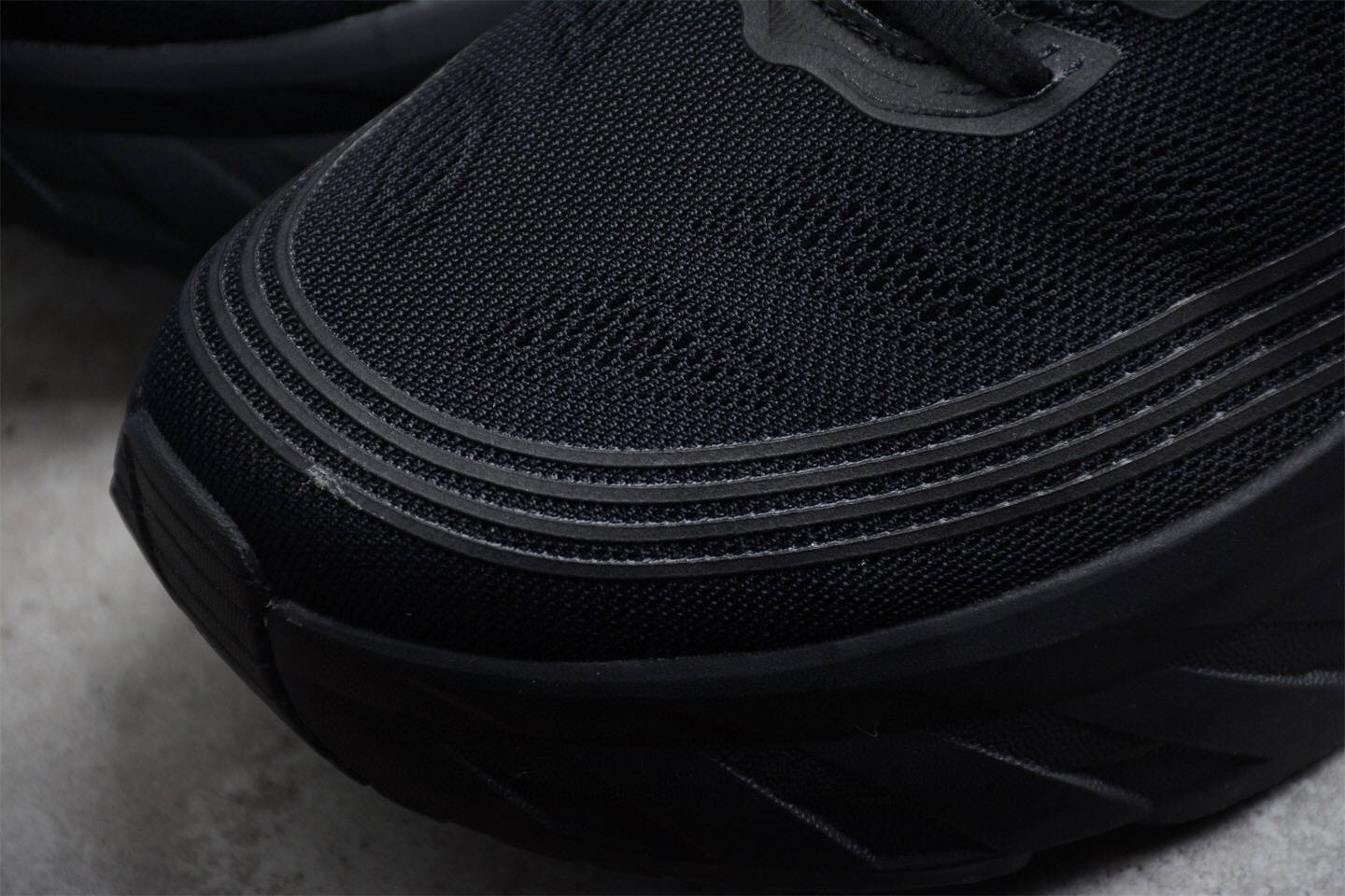 莱卡 黑武士 HOKA ONE ONE Bondi 6 黑魂机能缓震新兴跑鞋