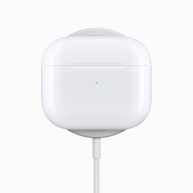 《新一代 AirPods 登场，采用全新外观设计电池续航时间更长》