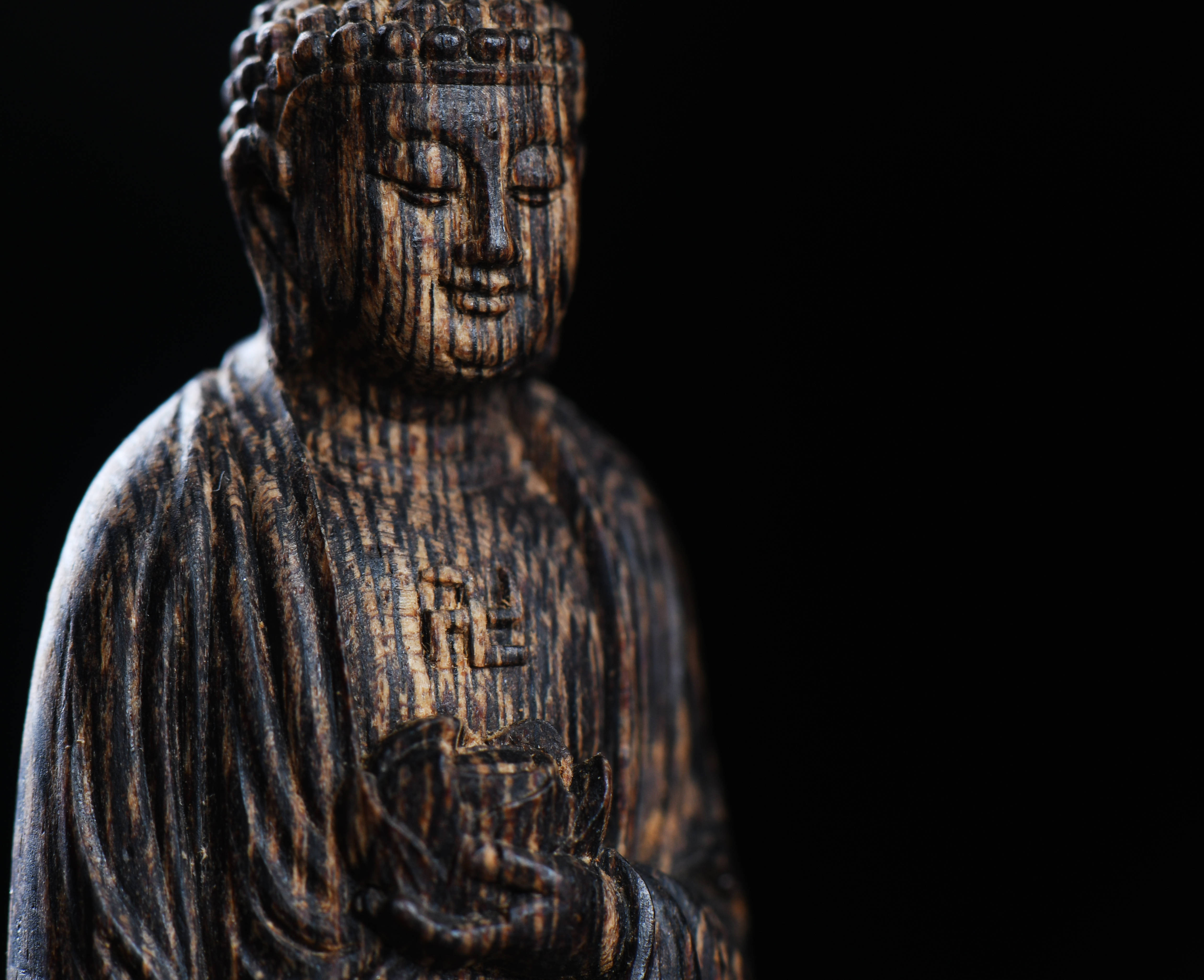 阿弥陀佛沉香立体雕件