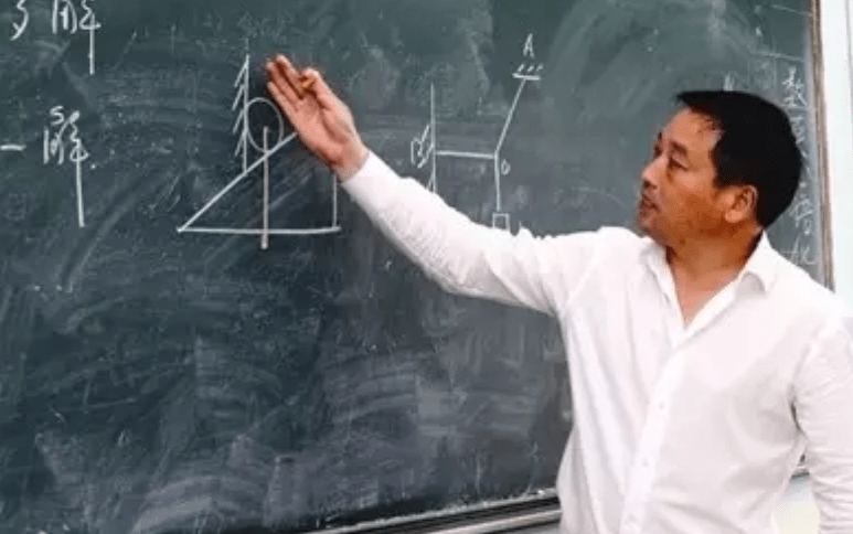 癌变|39岁男教师坚持早睡4年,肝硬化癌变离世,医生:晨起1习惯等于“自残”