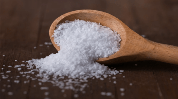 美国人吃盐太多了！FDA支招：少吃加工食品，多在家做饭
