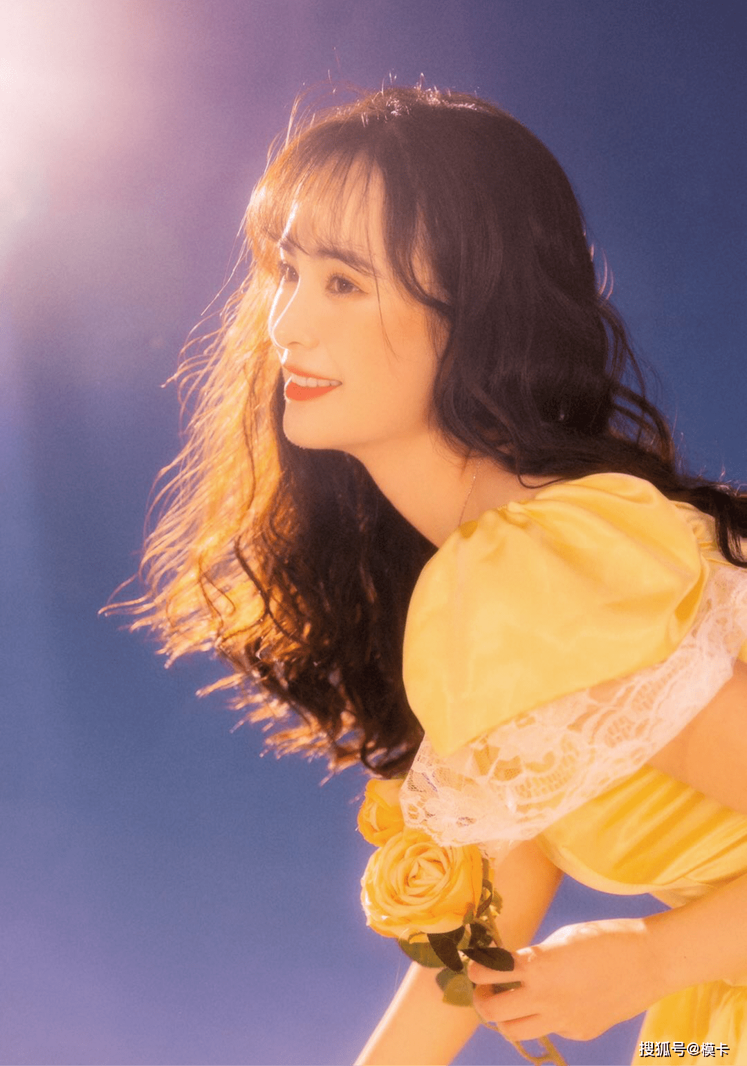 通告 模卡 推荐艺人：知知