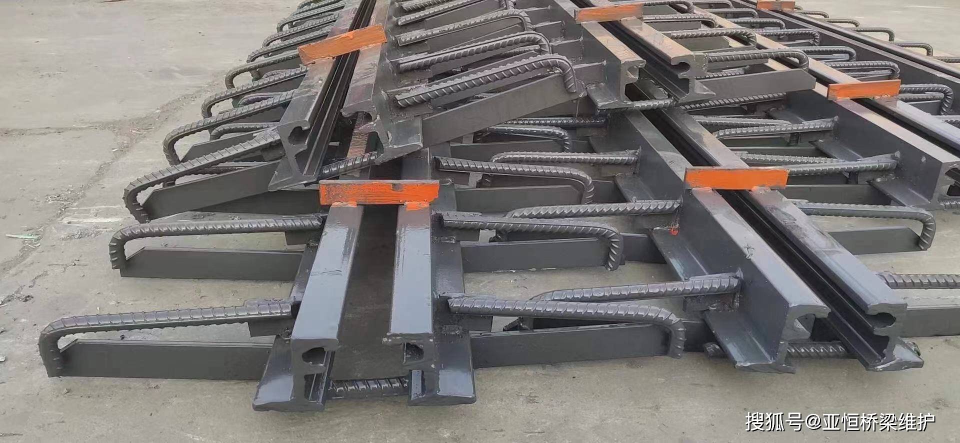 gqf-e型桥梁伸缩缝安装---亚恒