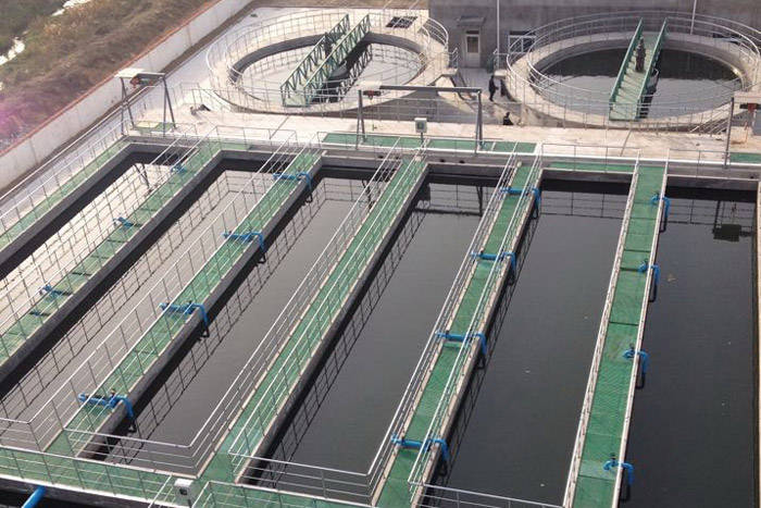 选厌氧池消泡剂就像选人才