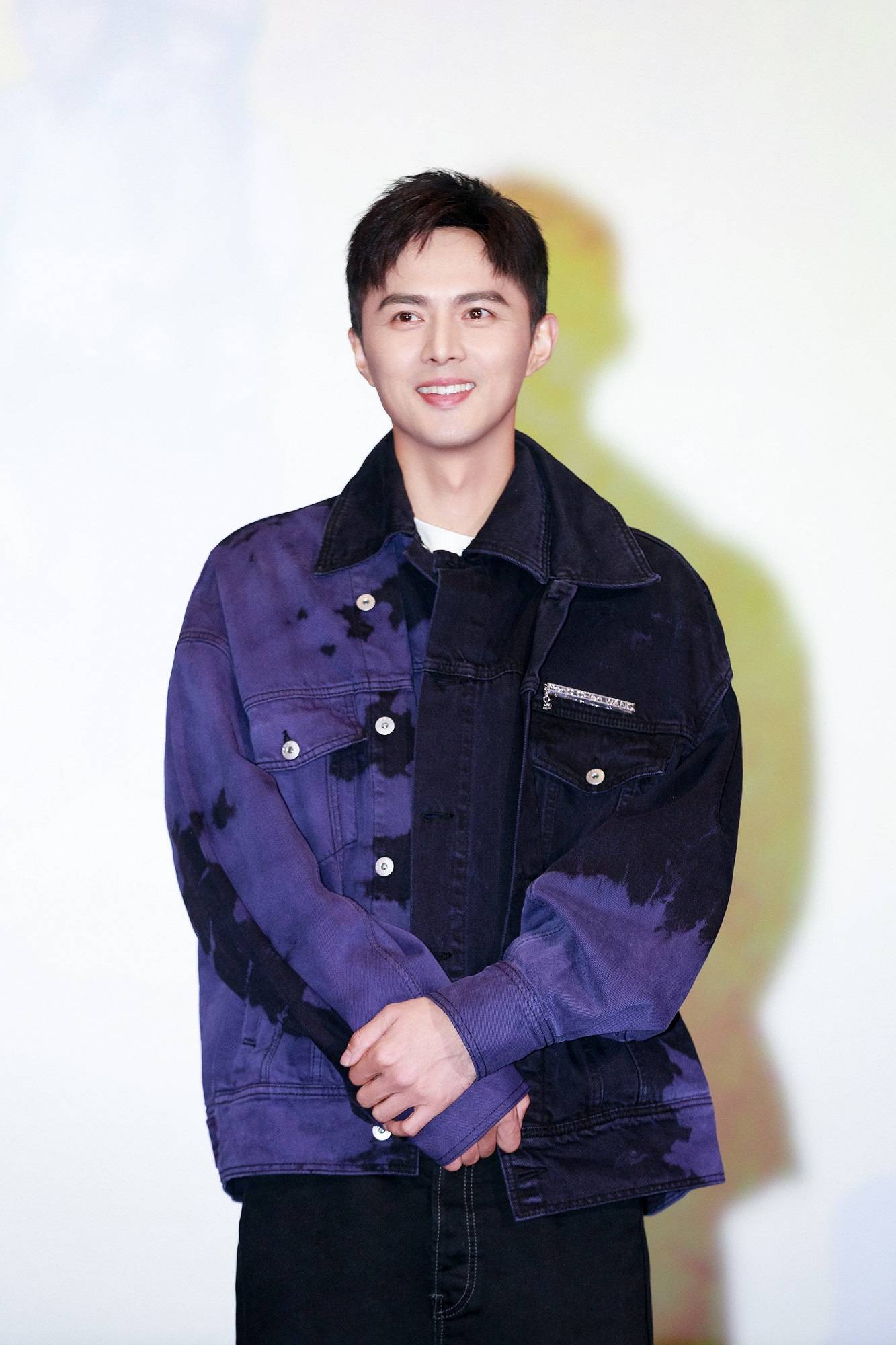 叶祖新亮相电影青春作伴好还乡首映礼现场分享表演心得