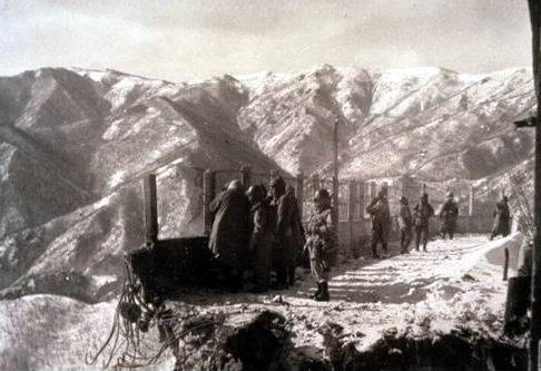 志愿军|志愿军对水门桥三次炸桥，连桥基都炸毁了，陆战1师是怎么过桥的