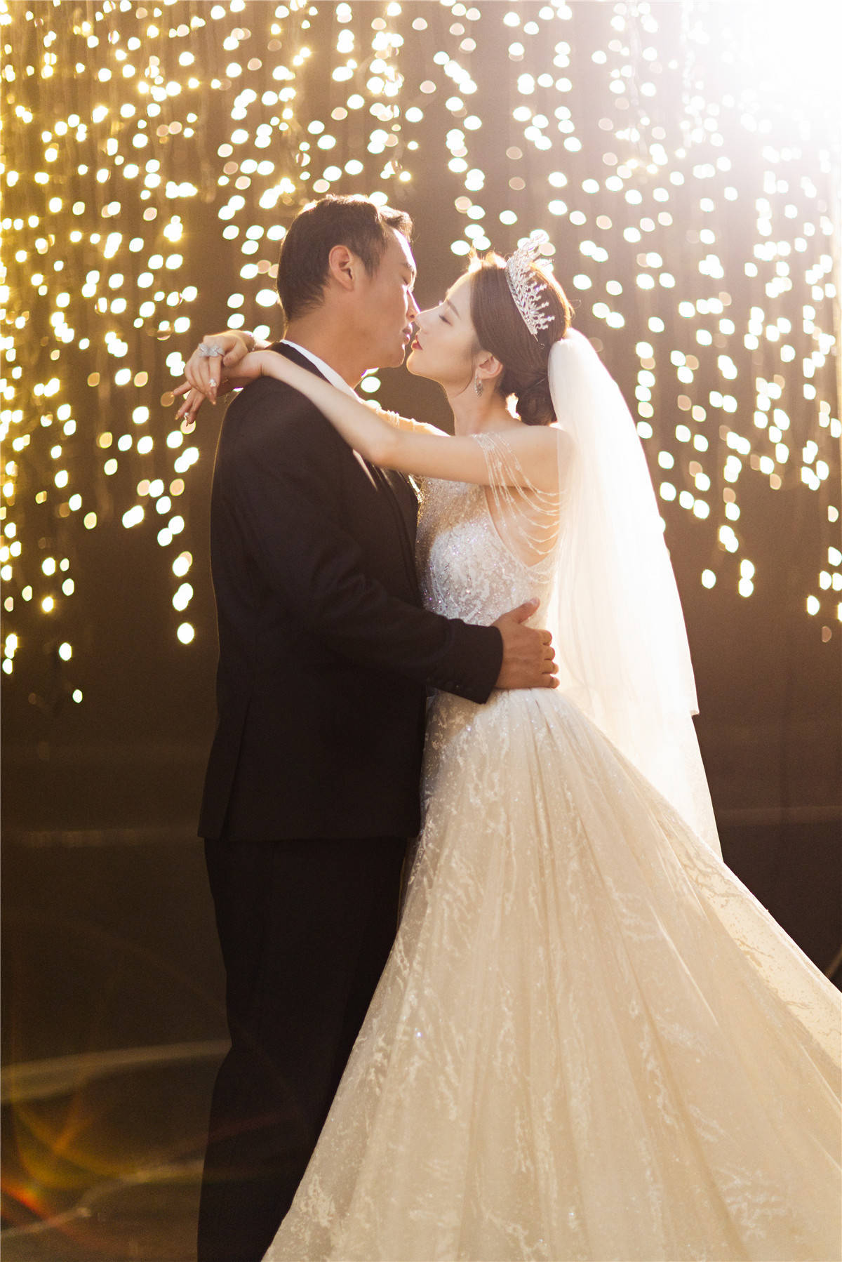 徐云龙大婚牵手新娘步入婚姻殿堂唯美婚礼幸福家庭球迷祝福早生孩子早