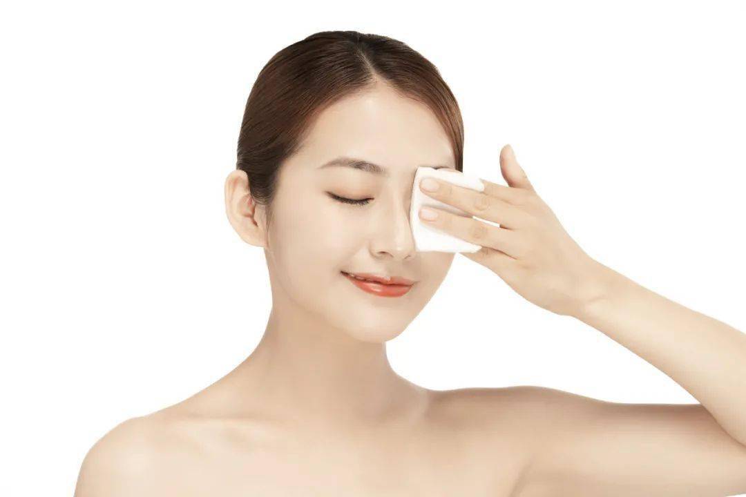 长痘痘你的脸是否要去角质，看这篇就够了！