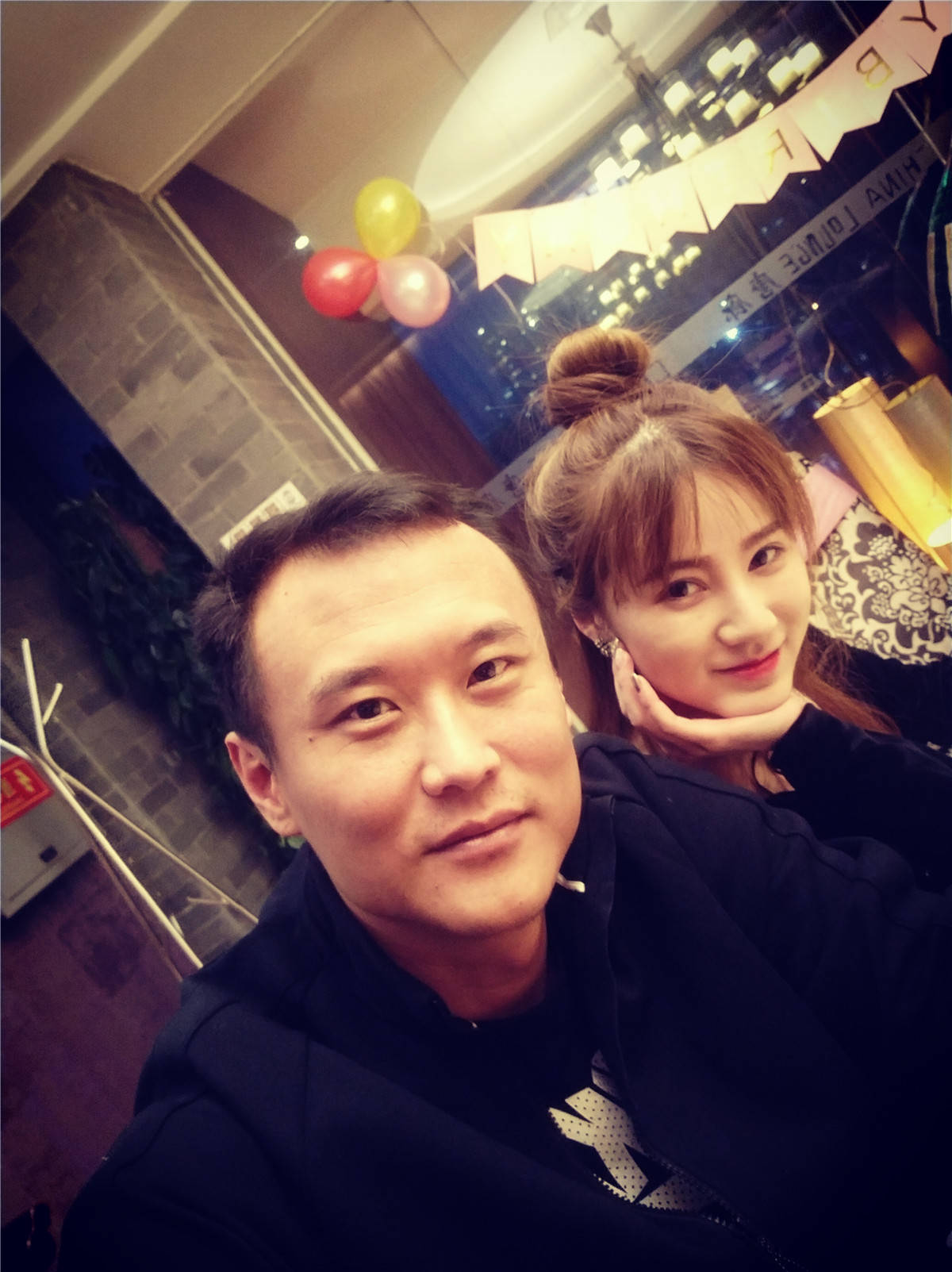 国安徐云龙传结婚喜讯夫妻志趣相同都是爱心公益活动志愿者新娘盼早生