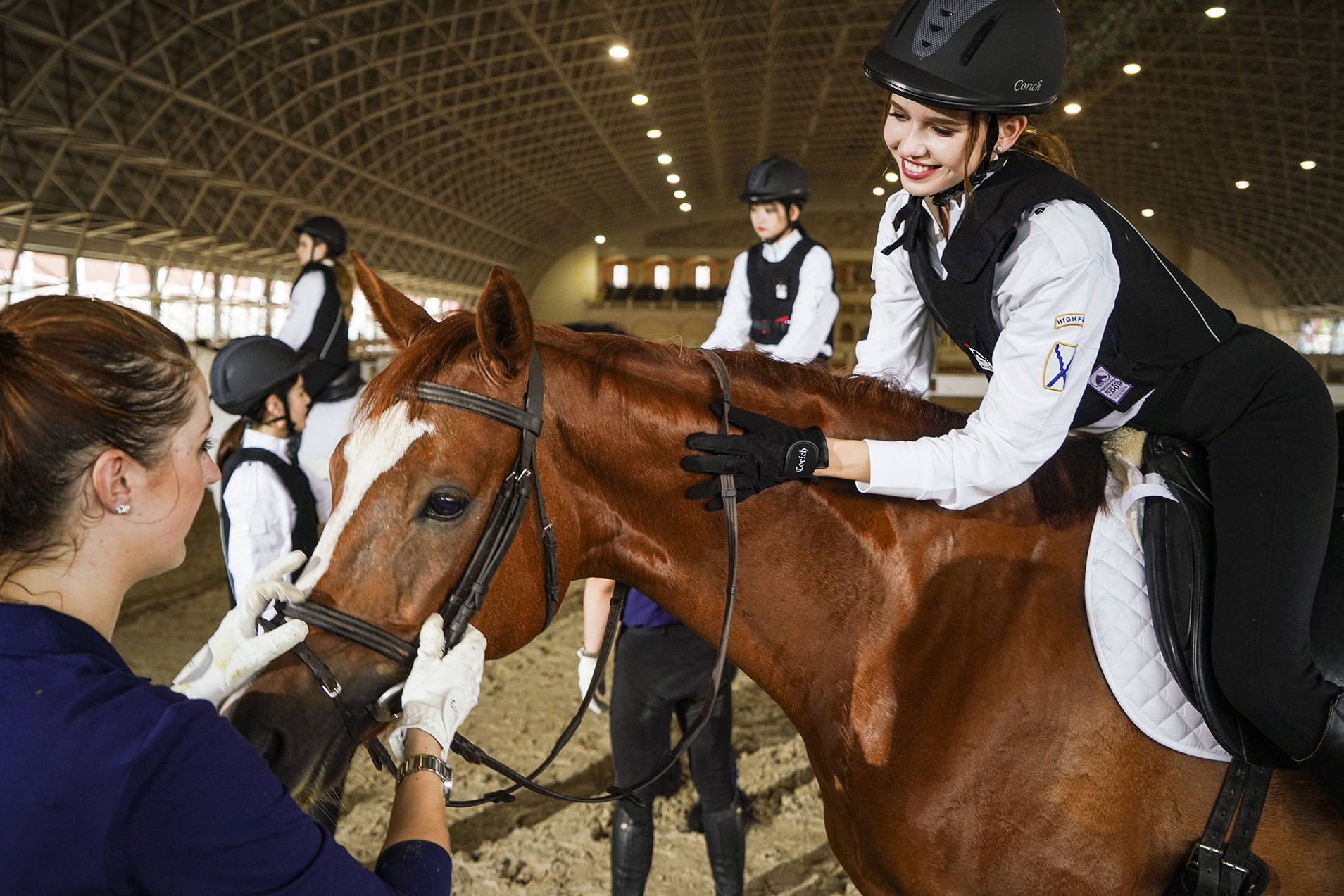 电影《龙马精神》“东方威尼斯”杀青，海澜飞马水城引众星打卡游览