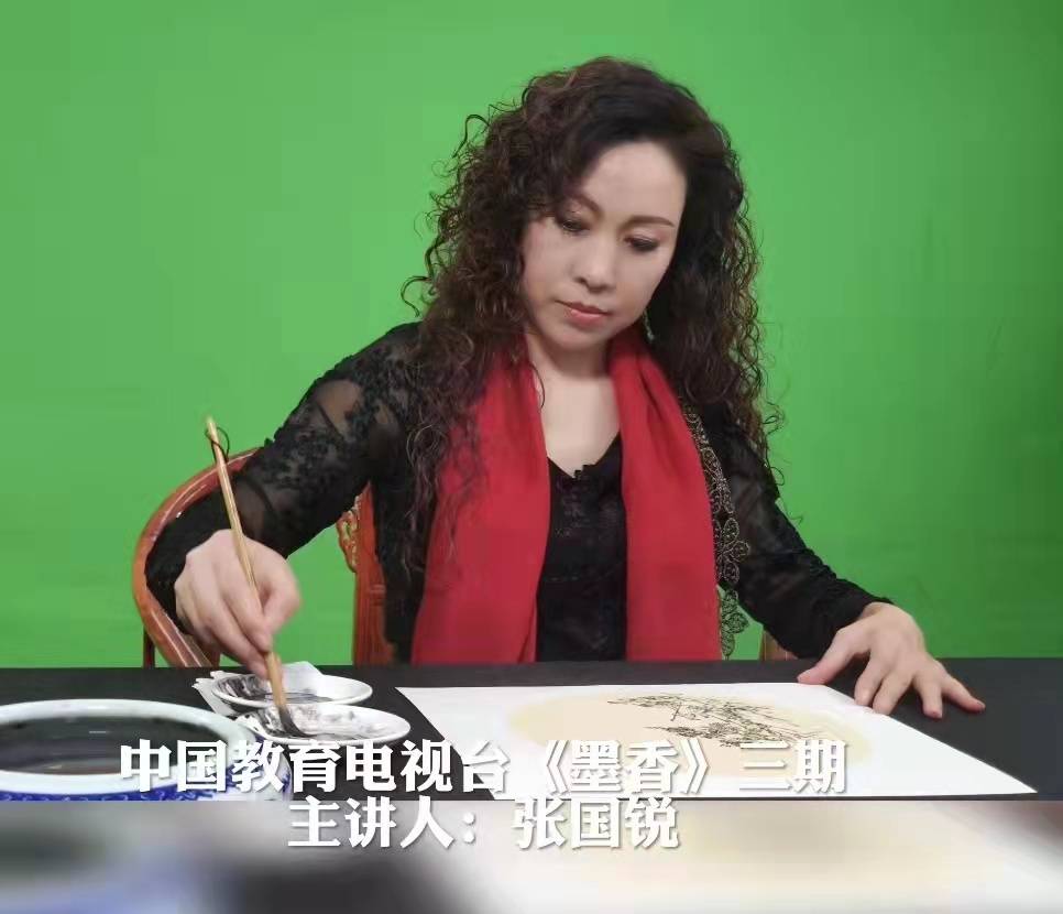 作品名称:写意山水画—归乡图作者:画家——张国锐中国教育电视台