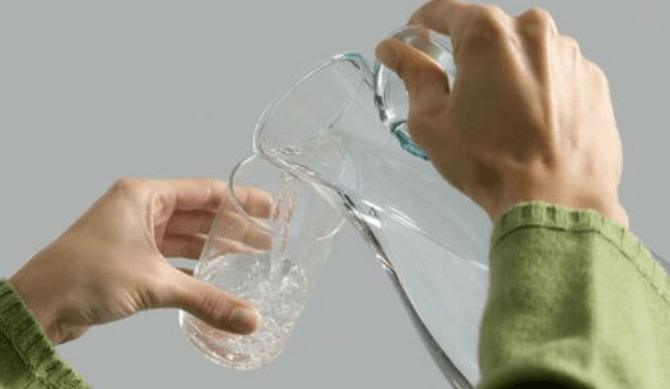 内脏|尿酸高的人，3种食物要忌口，做好2件事，或能避免肾衰竭，需重视