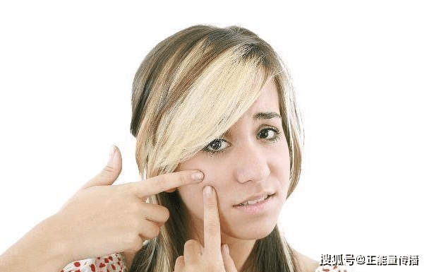 男女|不论男女，脸上若出现这4个“异常”，暗示肝脏受损