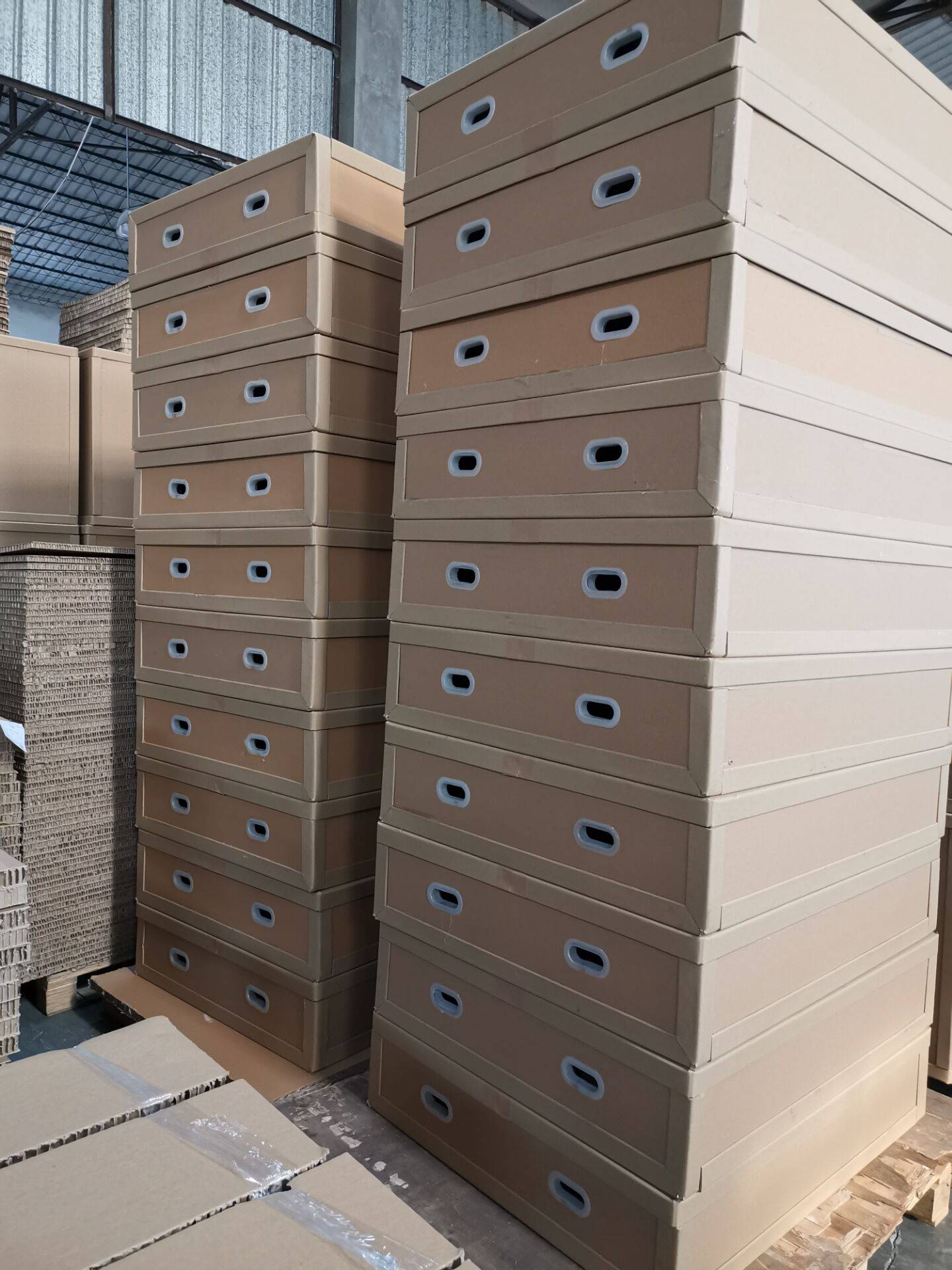 想要制定家具品的蜂窝纸板东莞蜂窝纸板厂家推荐这款10mm厚度产品