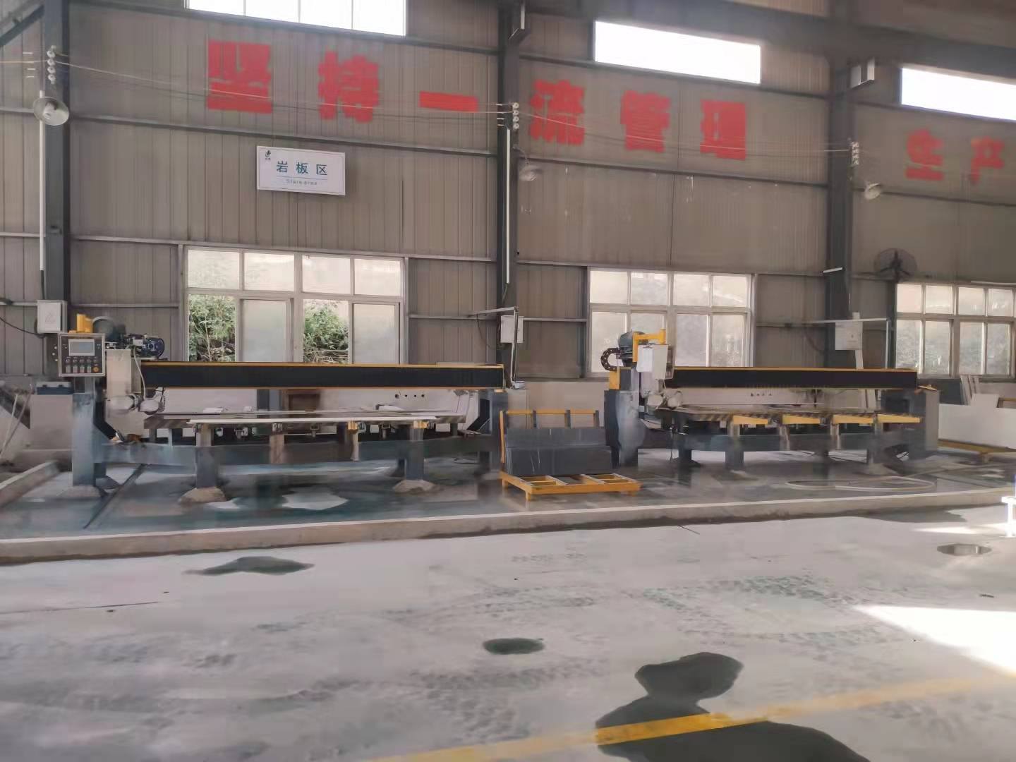 干货了解岩板加工厂投产场地建设及设备选定方案打入岩板家居应用市场