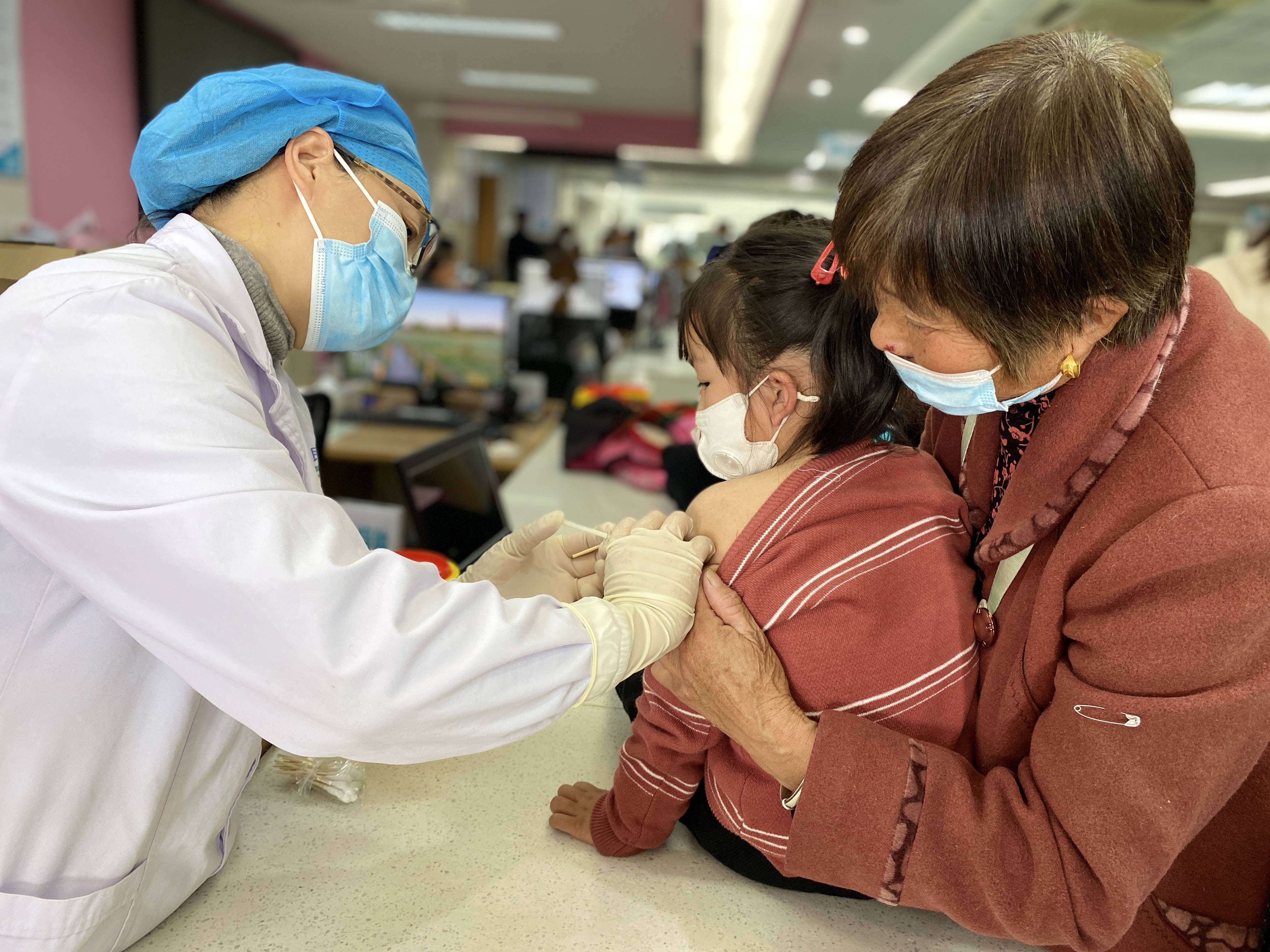 萌娃行动,一起"苗苗苗!宝应韦幼娃娃接种新冠疫苗活动