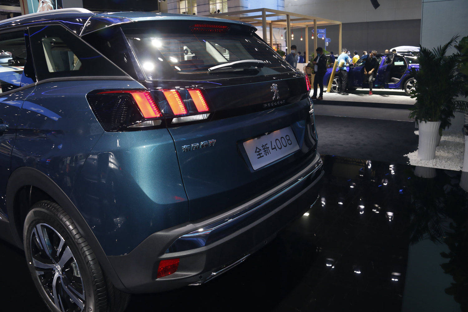 2021广州车展东风标致4008共创版亮相