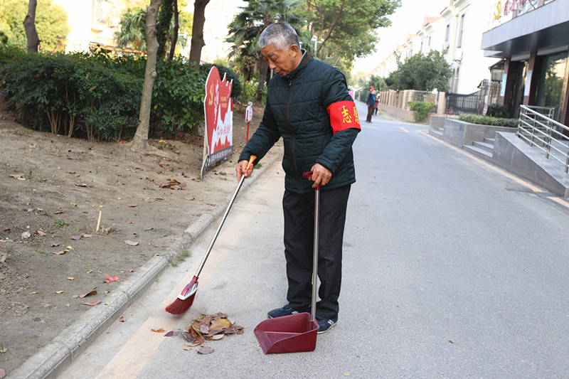 兴化市南沧社区任宏明:小区里的"大忙人"