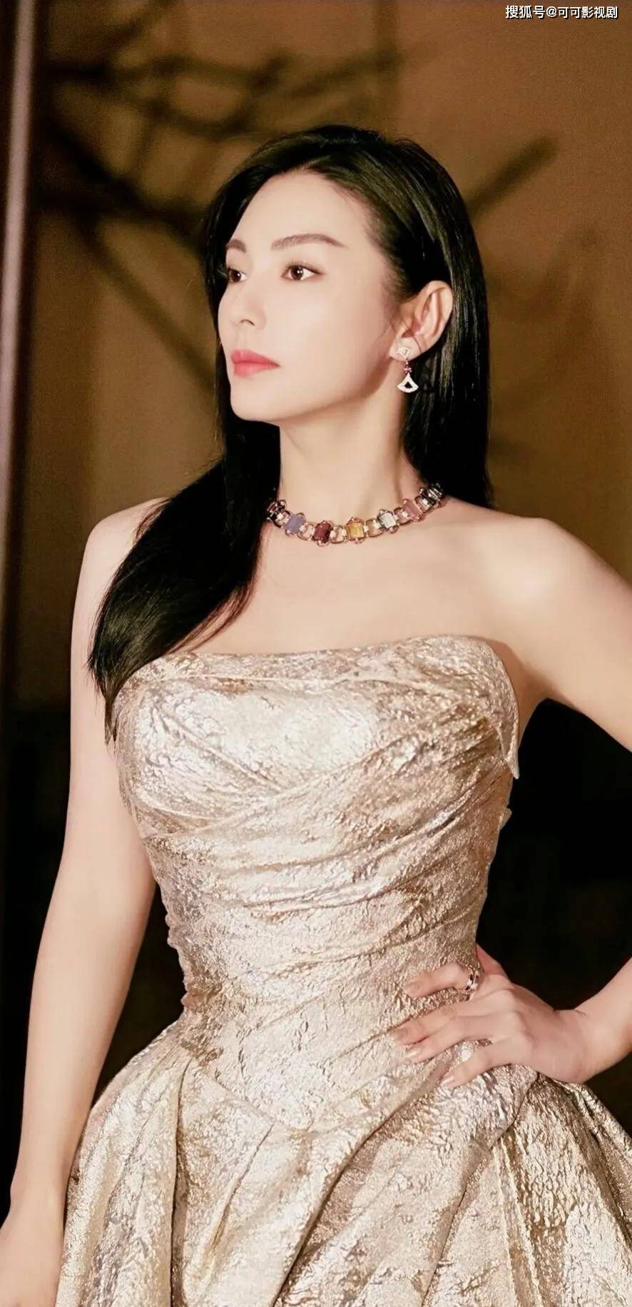 霸气女王张雨绮,性感火辣,活出女人真性情