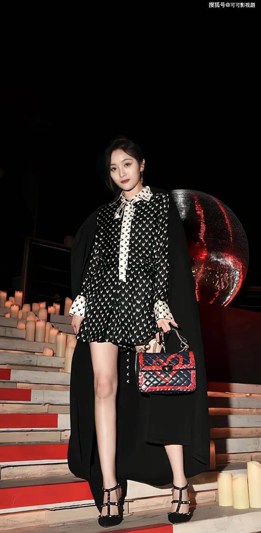 火箭少女吴宣仪身材完美满屏的大长腿太吸睛