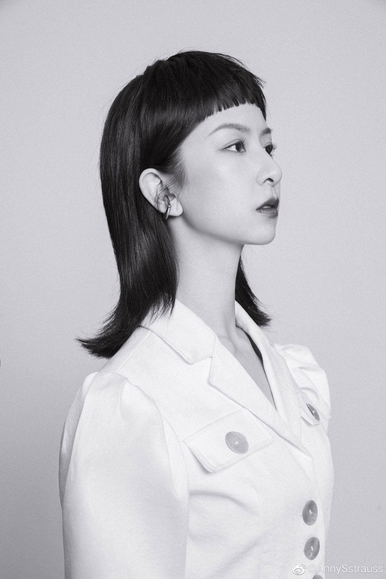 今日(12月8日),新锐唱作人施安妮annyshi携生日新歌《思念的影子》