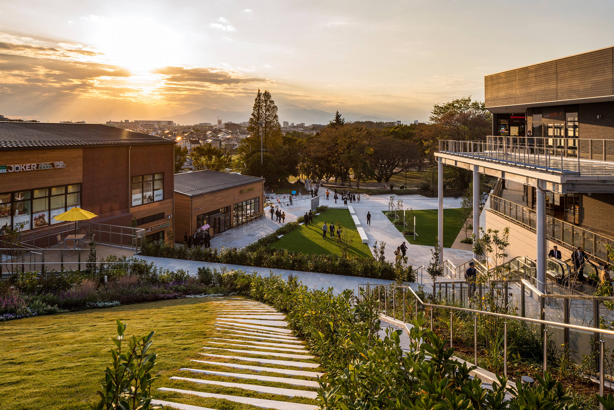 日本南町田grandberry park公园商业综合体 / laguarda.