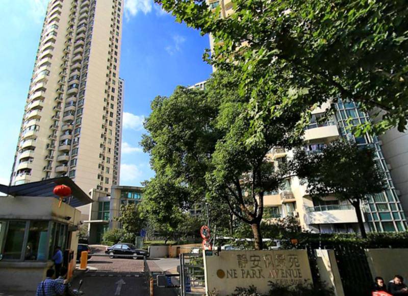 位于上海静安中心地带的静安枫景苑,由新加坡吉宝置业与上海市静安区