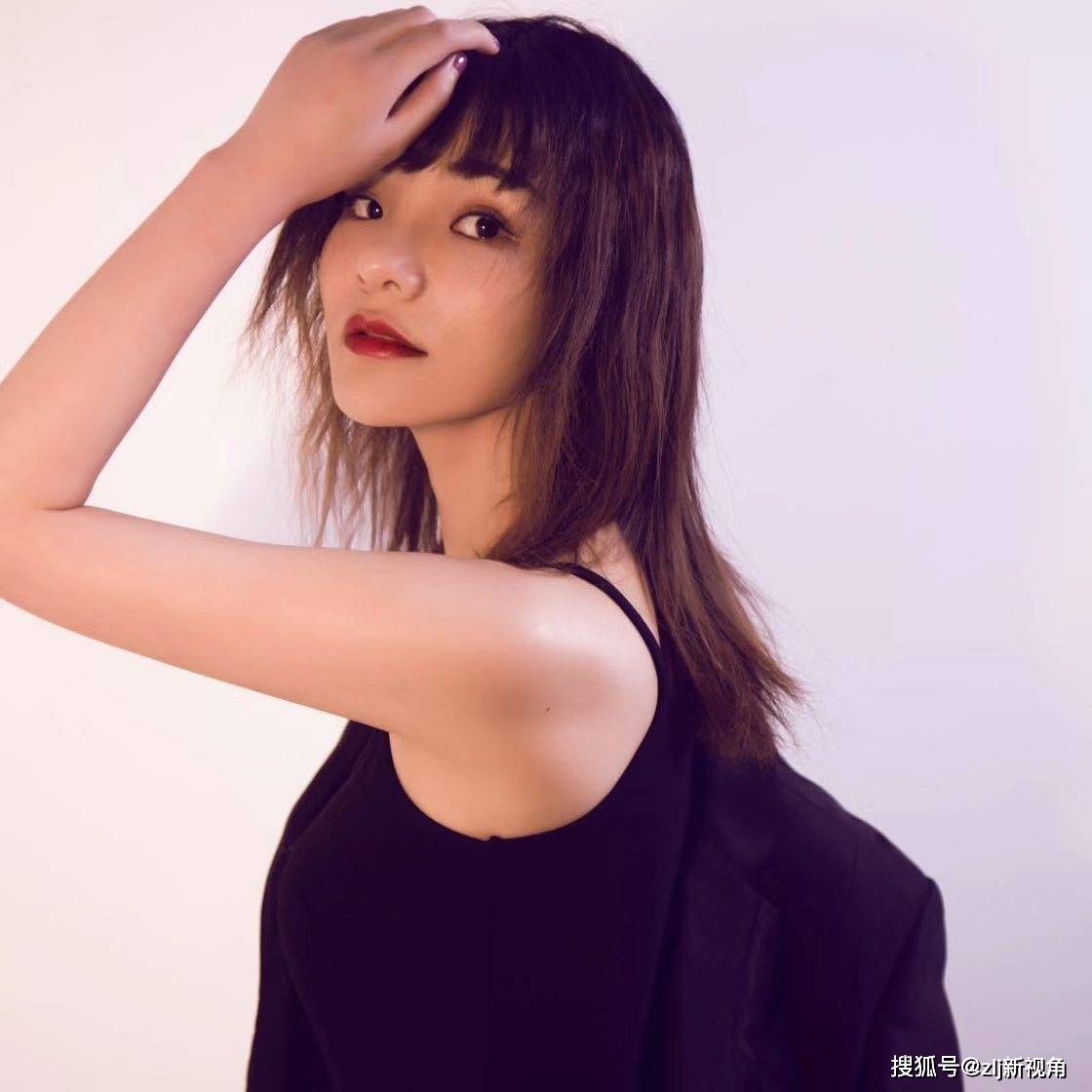 歌手曾雅欣单曲《若能忘》全网上线 爱如花般凋落_承诺_歌曲_沉默